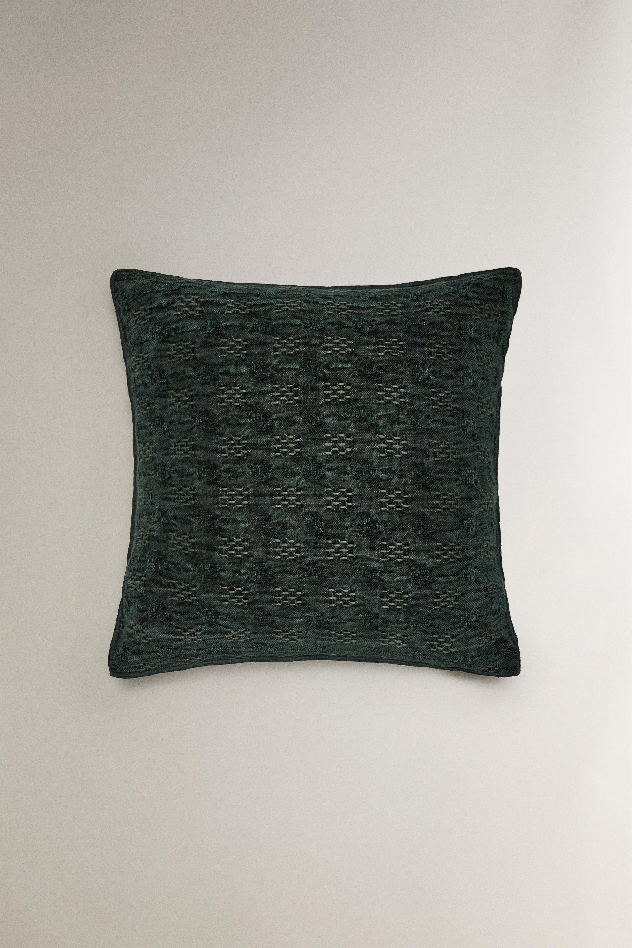 VELVET JACQUARD CHRISTMAS THROW PILLOW COVER